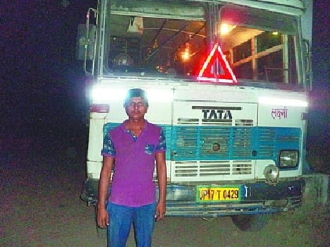 bus passenger looted on highway