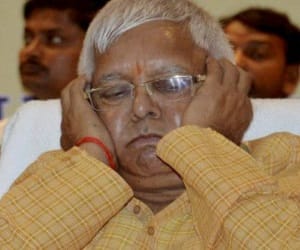 Lalu Yadav's son in law car robbed at gunpoint