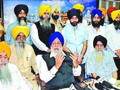 press conference of SGPC chief makkar, staff gave resignation, dispute