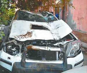 Speeding car overturns one death, 8 injured