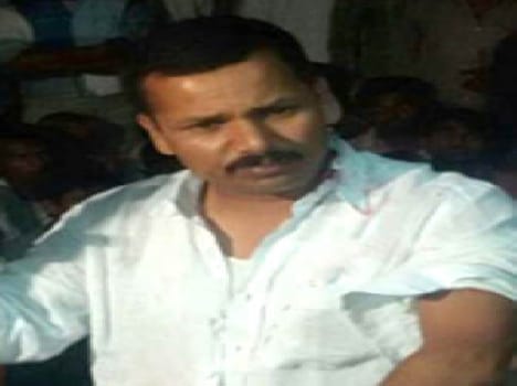 Reward on absconding Accountant