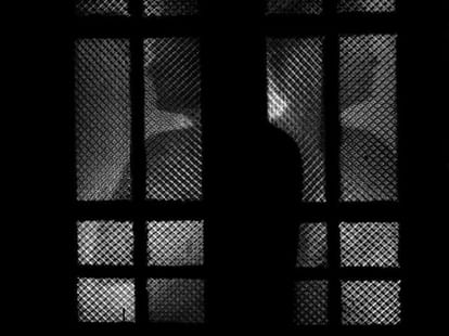 Millions robbery in businessman house by hostage's family