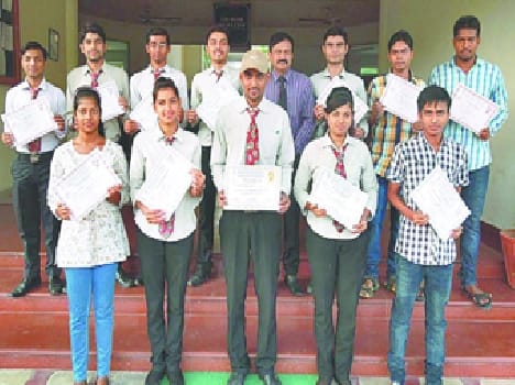 Four students won the gold medal in photography