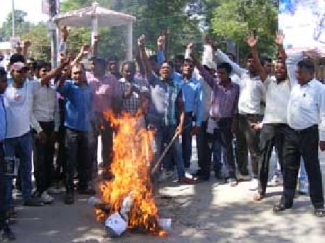 Burnt effigies of MOS