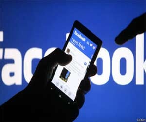two arrested for blackmailing women in lucknow
