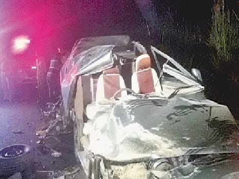 The collision killed five tractor - Bolero