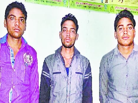 BSF caught three suspects in recruiting youths