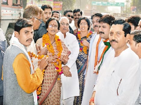 Rita Bahuguna not permitted to pass through the Kannauj