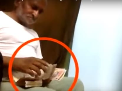 Nitish mla caught on camera to taking bribe