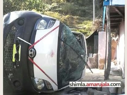 car accident in himachal, three person killed.