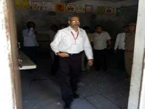 Observers took note of the strong room