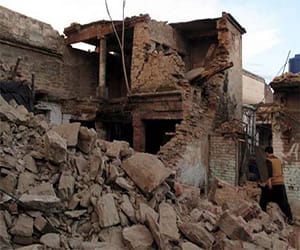 The earthquake killed more than 340 in Pakistan and Afghanistan
