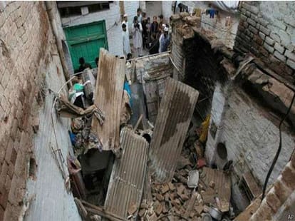 earthquake may come again due to indian plates activation.
