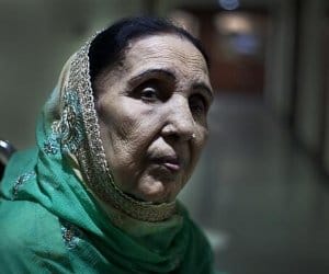 lesa cut electricity of zarina begum house