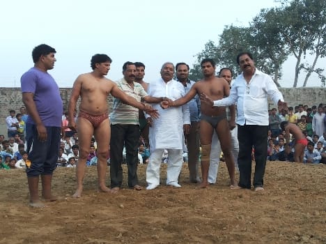 Islamnagar introduction of the wrestlers in the Cirque Officer
