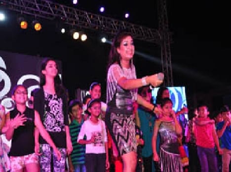 bollywood singers performed in the city