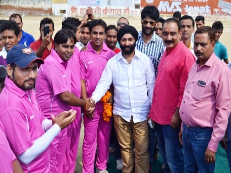 team Lagan india defeated team Royal challengers by seven run