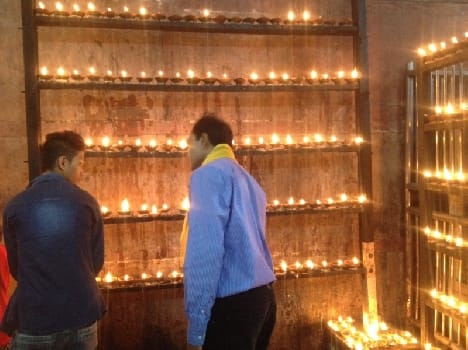 deepdan in banke bihari temple