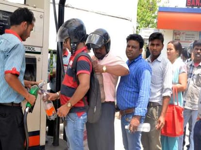 without number two wheeler will not get fuel at petrol pumps.