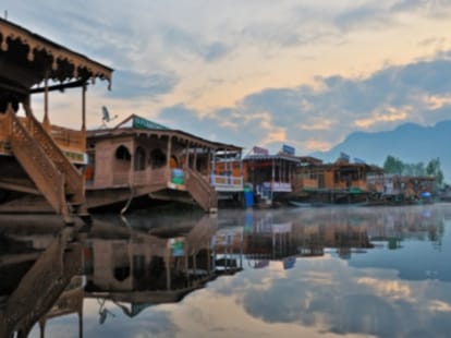 huge discounts on hotel bookings in kashmir valley 