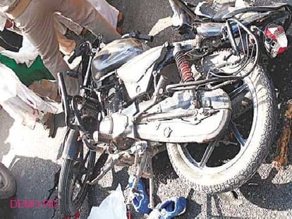 A girl died in an accident in Malihabad.