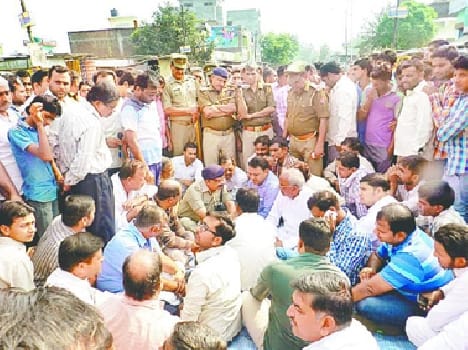 No two traders on extortion firing