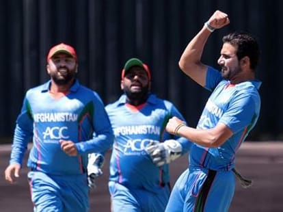 Nice t20 Match, Last over, 9 balls, 15 runs And 2 wickets 