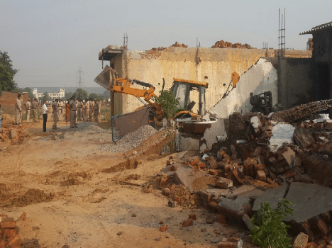 Ellegal colony was demolished.