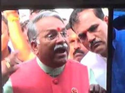 mp of shivhsena abused tehseeldar of  aurangabad