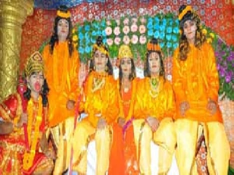 Bharat milap people descended to watch