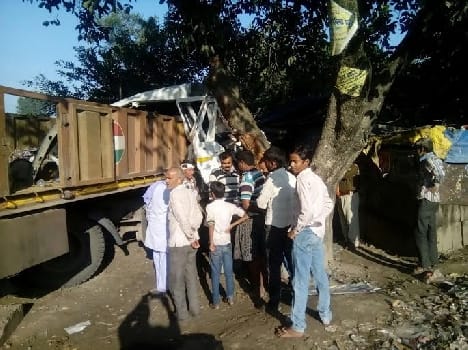Uncontrolled truck collides with tree