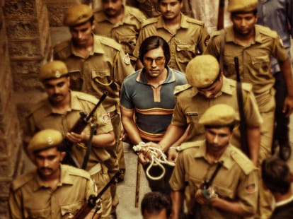film review main aur charls