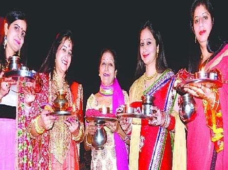 There Suhaginon sixteen dressing longevity and growth of the moon husband sought