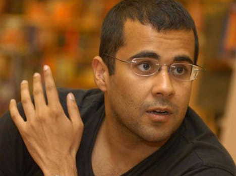 chetan bhagat twit irked historians in india 