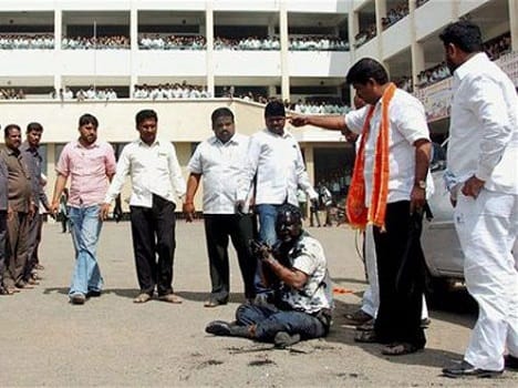 After Sudheendra Kulkarni, Shiv Sena workers blacken RTI activist’s face
