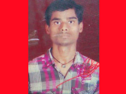 A truck crashed theree in new delhi, died
