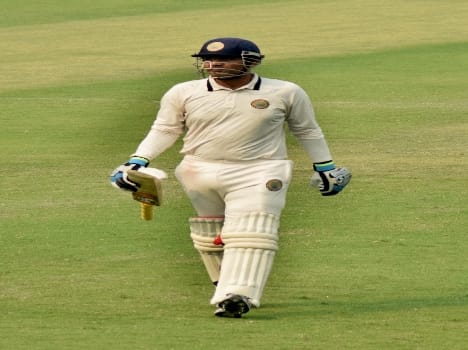 sehwag retern pavelian in very low score