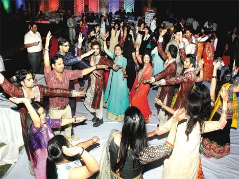 'Grbe night came, with dandiya'