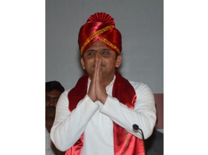 Akhilesh Yadav comments over Mayawati.