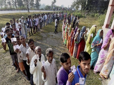 bihar election 2015, neck to neck fight on 8 seats