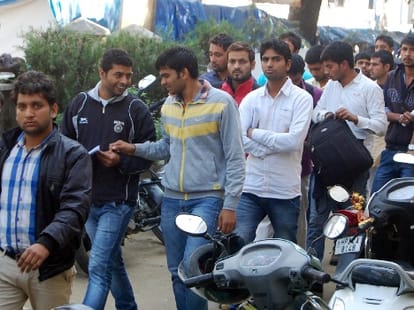 candidate caught cheating during SSC exam.