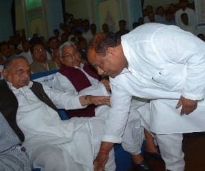 New ministers take blessings of Mulayam Singh Yadav.