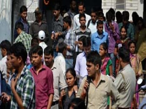 More than half the candidates left the examination Siacsel