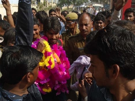 jila panchayat chunav: s.p. party lead