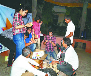 Know to whom these medicines are collected DU students