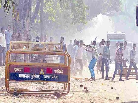 two hours stoning in kalal kheria