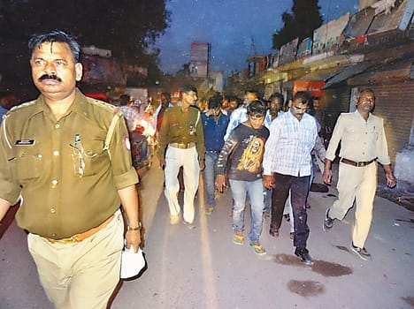 police arrested 17 gamblers 