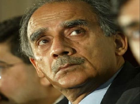 PM Modi keep silence on incidents like Dadri: Arun Shourie