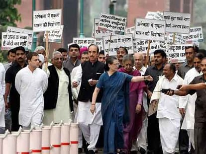Manmohan Singh says assault of thinkers cannot be justified on any ground