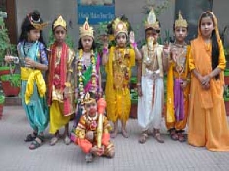Children shows thier tailent in fancy dress competition